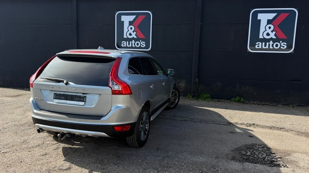Volvo XC60 2.4D 2010, Autos, Entreprise, Boîte manuelle, SUV ou Tout-terrain, https://public.car-pass.be/vhr/9e851cd9-c575-4cfb-bc1f-1db2c73b8145