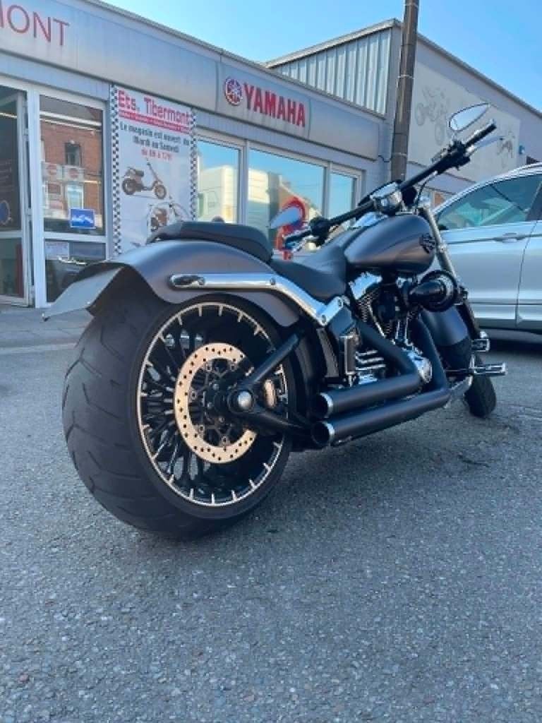 harley Davidson Breakout, 2 cilinders, 1690 cc, Occasion, Bedrijf