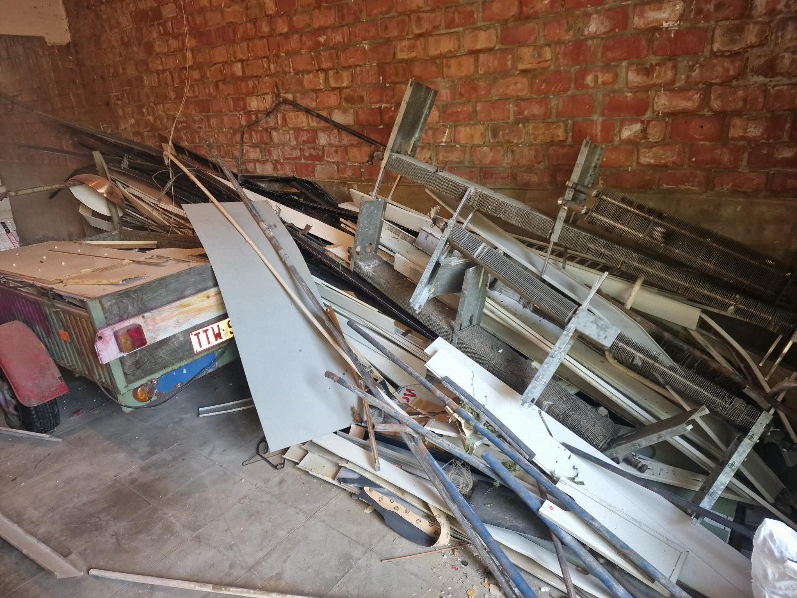 Oud ijzer oude metalen en autowrakken 0483 31 56 55, Doe-het-zelf en Bouw, Metalen, Ophalen, IJzer
