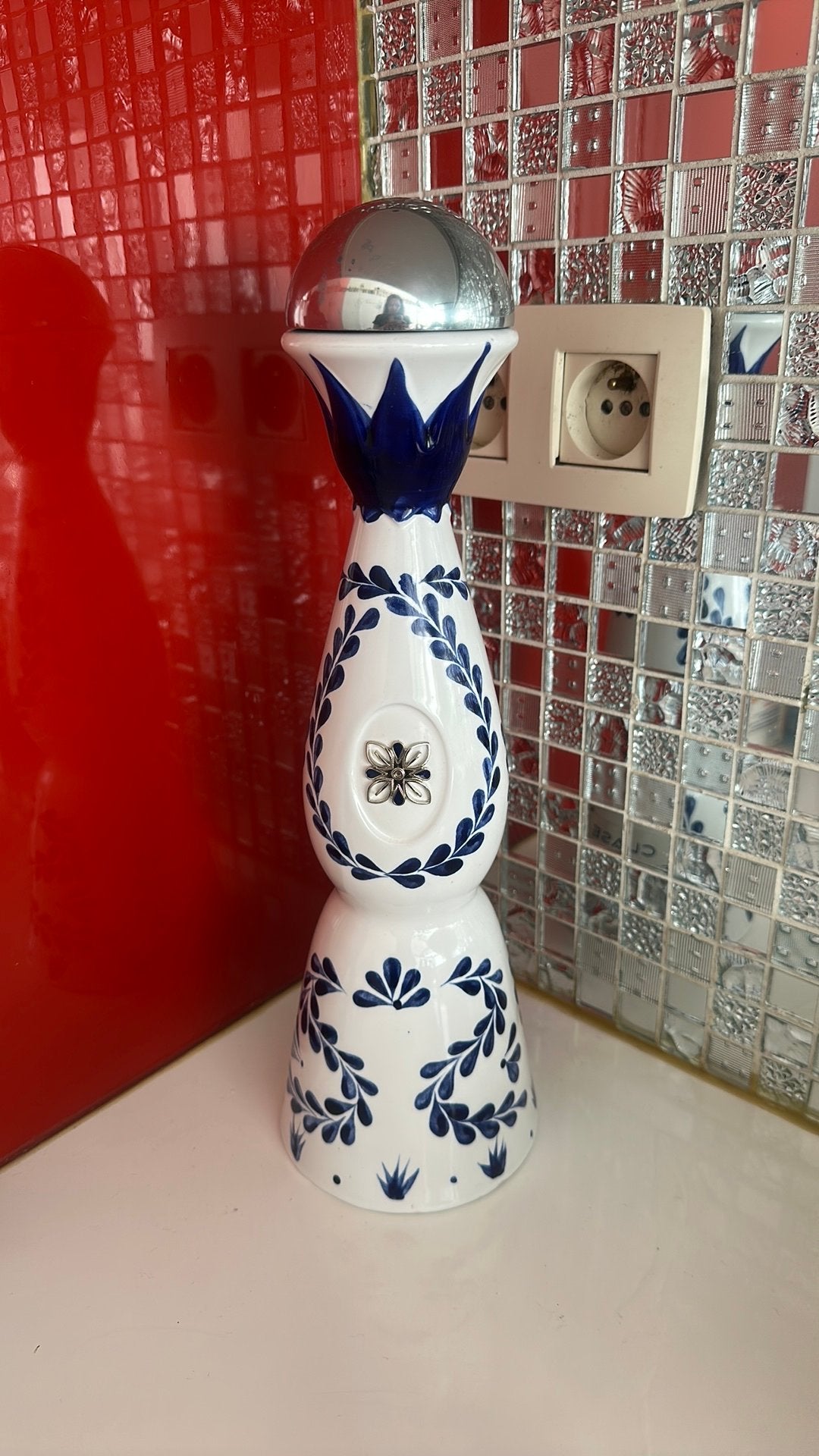 Clase Azul karaf, Enlèvement