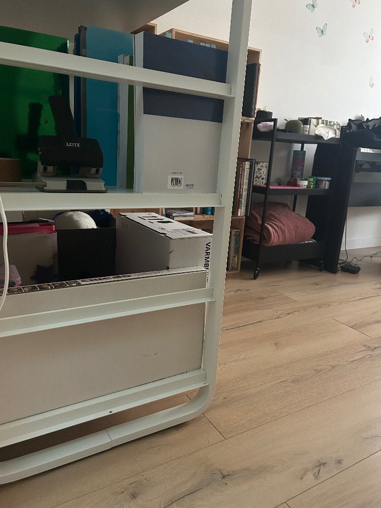 Kast, Enlèvement, Comme neuf