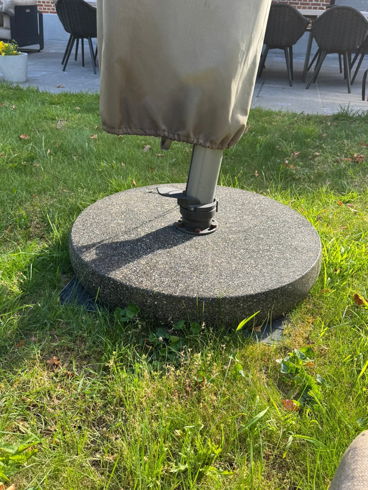 Granieten parasolvoet 130 kg, Ophalen, Gebruikt, Minder dan 1 meter, Parasolvoet