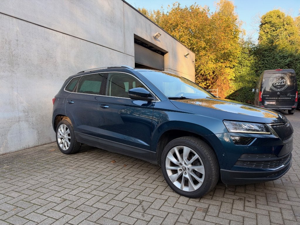 Skoda Karoq 1.5 TSI Pano Keyless Led Navi Full Full Option, Auto's, Automaat, Dealer onderhouden, 1498 cc, 4 cilinders