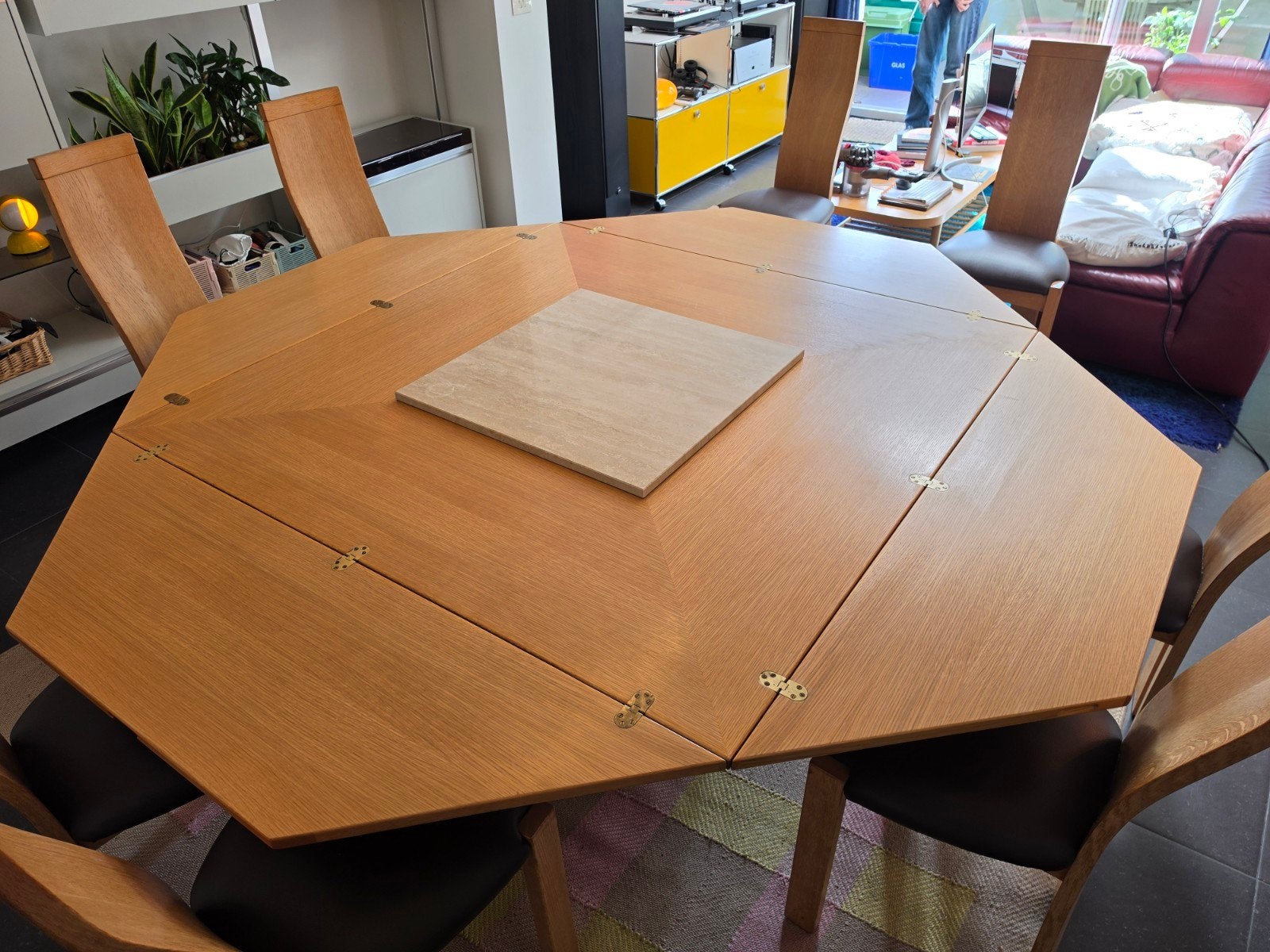 Cirkante tafel + 8 stoelen - Van den Berghe Pauvers, Ophalen, Gebruikt, Belgisch modern - jaren 70, 8 stoelen of meer