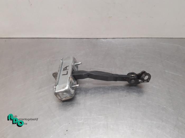Deurvanger 4Deurs links-achter van een Toyota Corolla (Corol, Auto-onderdelen, Carrosserie, Toyota, Gebruikt, 3 maanden garantie