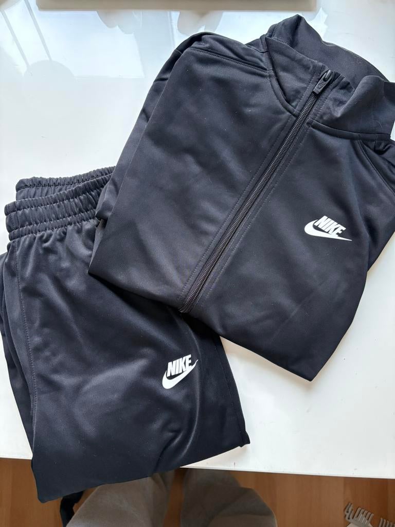 Trainingspak van Nike, Ophalen of Verzenden, Zo goed als nieuw, Jongen of Meisje, Setje