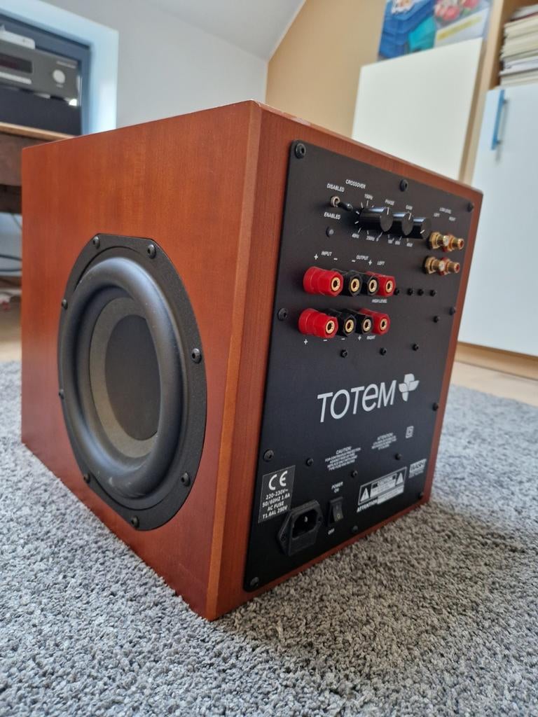 Totem Storm Subwoofer, Audio, Tv en Foto, Luidsprekerboxen, Subwoofer, Zo goed als nieuw, 120 watt of meer, Ophalen