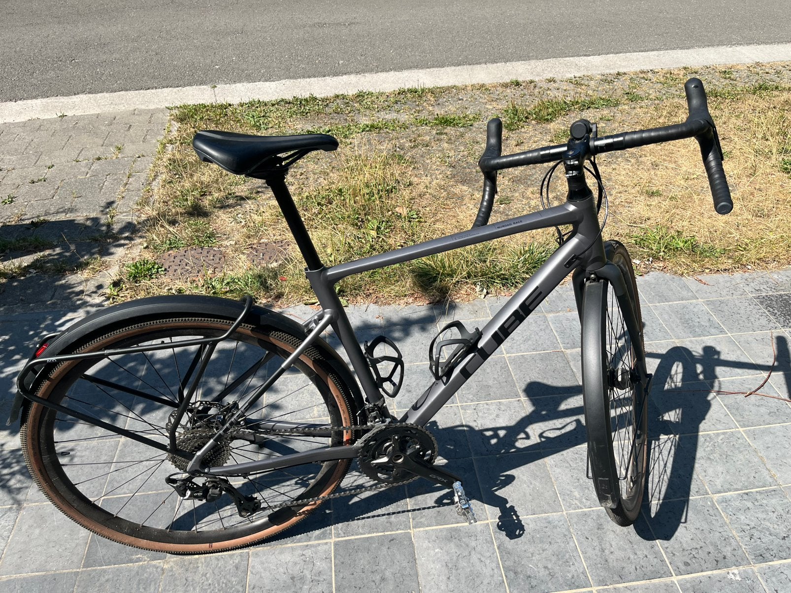 Gravelbike met naafdynamo en 4iii Cube Nuroad Race Fe M, Vélos & Vélomoteurs, Enlèvement, Comme neuf