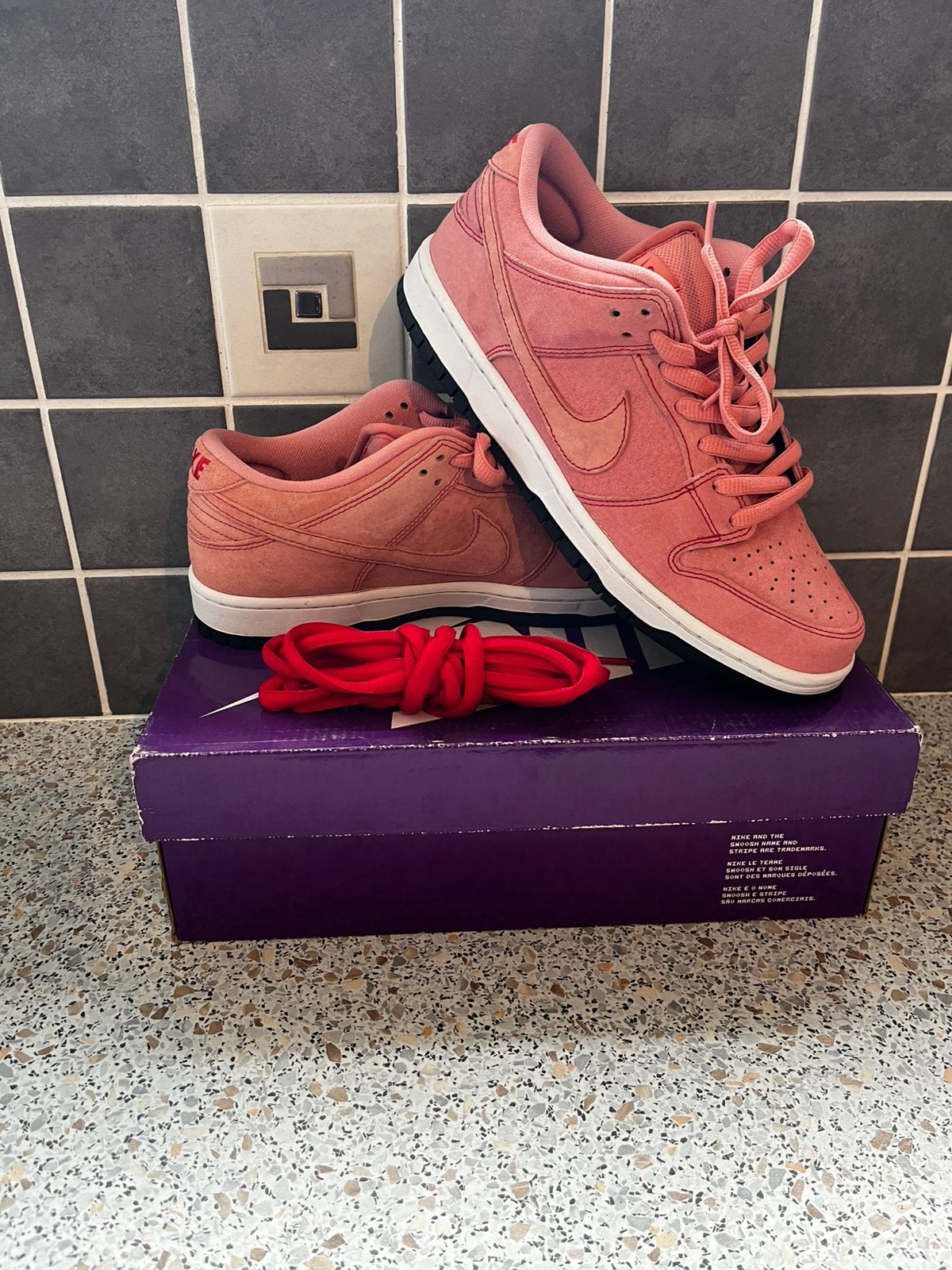 Nike Dunk sb low pink pig, Sport en Fitness, Ophalen of Verzenden, Zo goed als nieuw, Nike