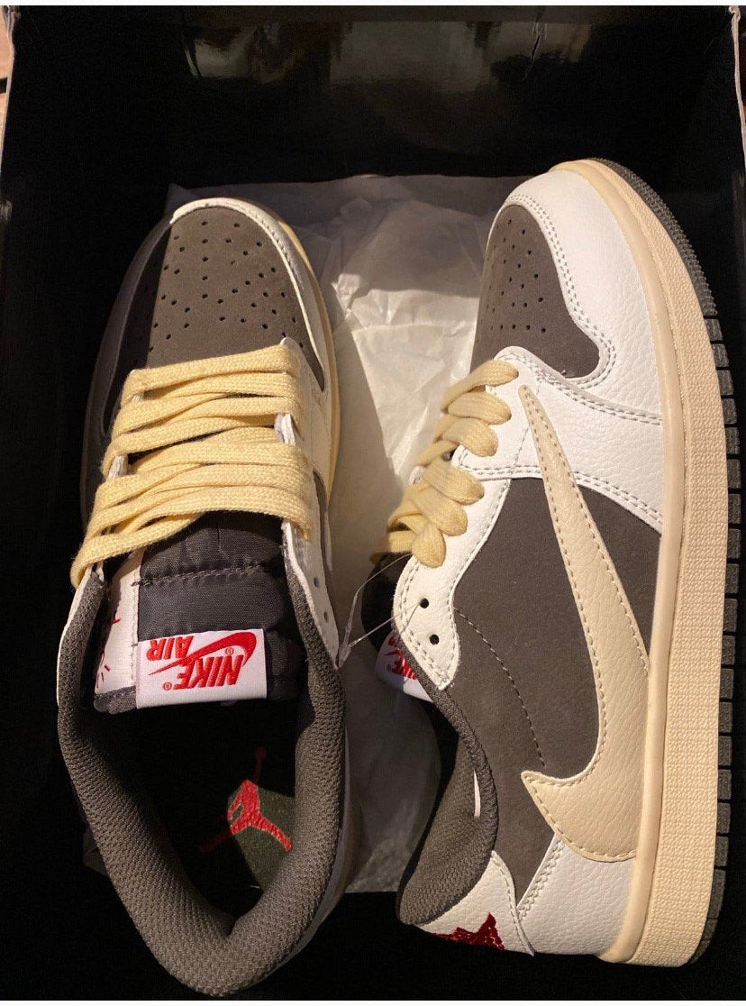 Nike Air Jordan 1 Low Travis Scott Reverse Mocha, Kleding | Heren, Schoenen, Ophalen of Verzenden, Nieuw, Overige kleuren