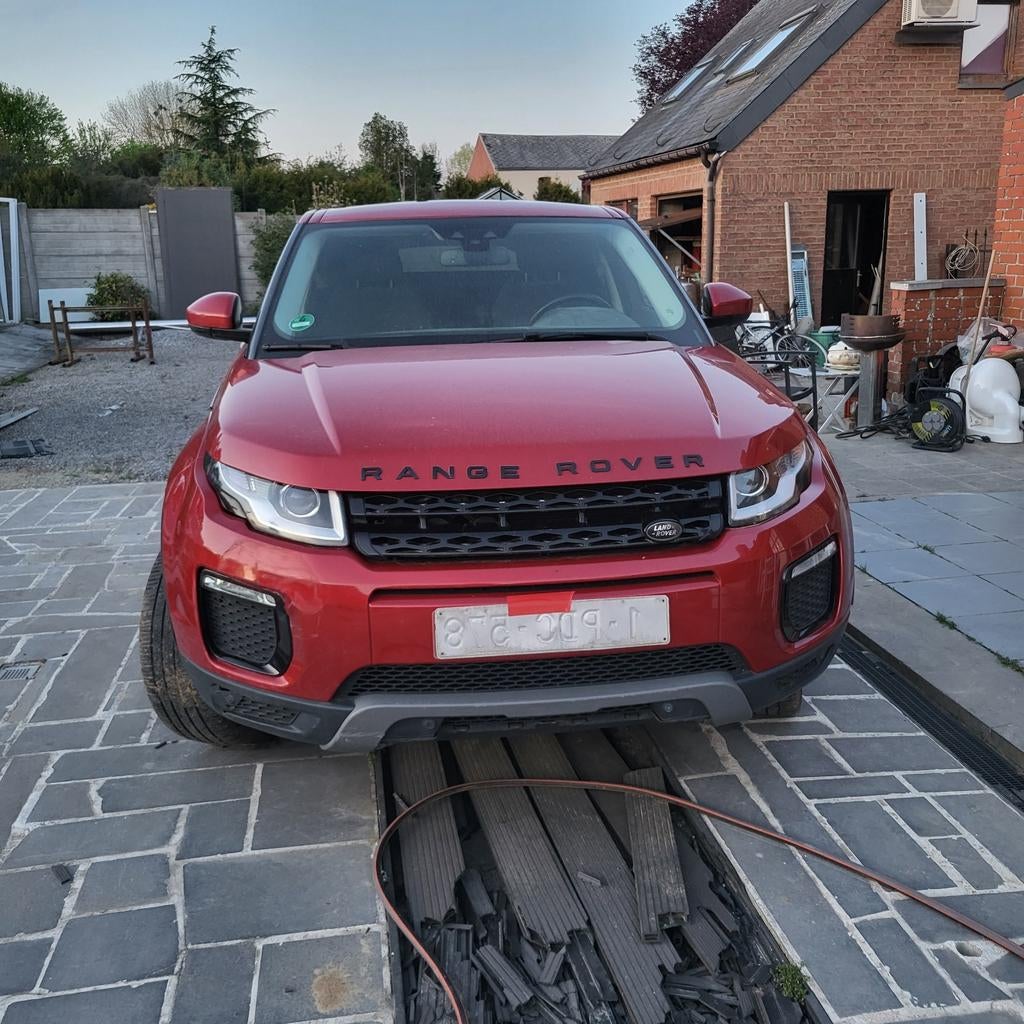Range rover evoque 2016 turbo cassé  pour export ou pieces, Autos, Land Rover, Particulier, Diesel, Noir, Noir, Enlèvement