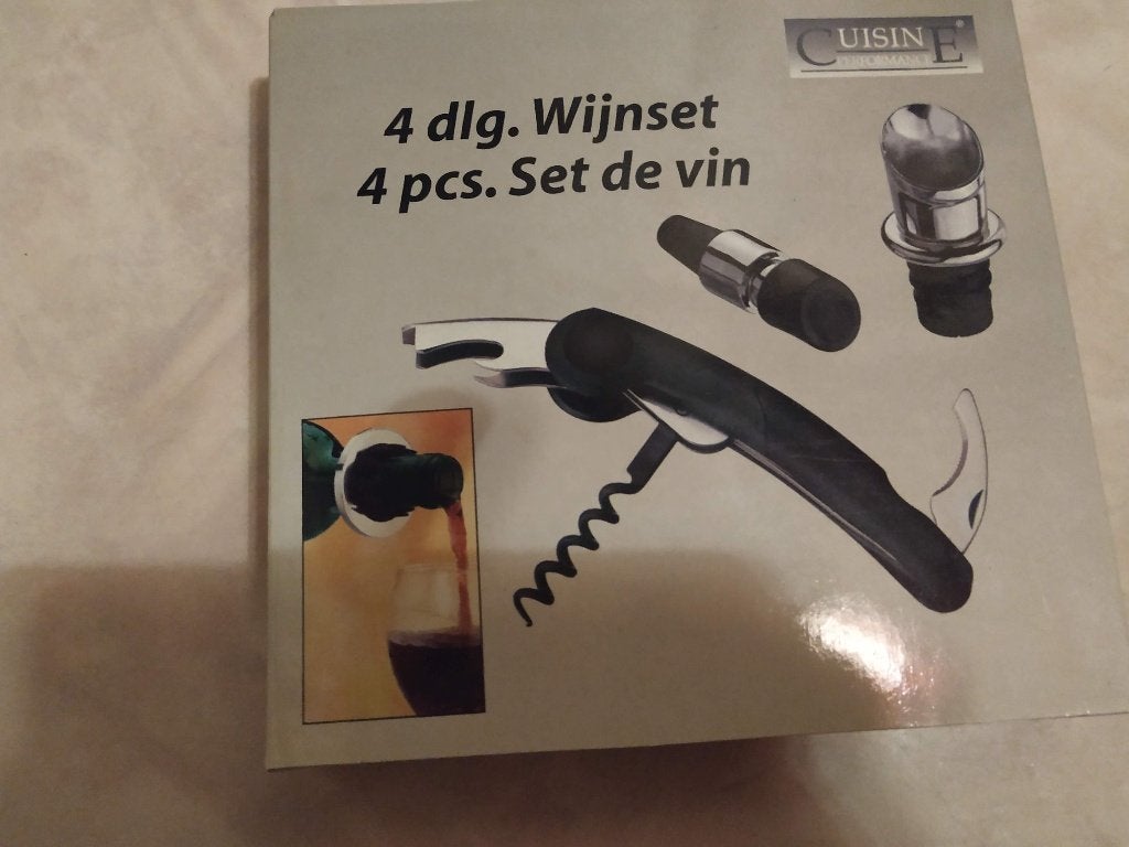mooi nieuw giftset in cadeaudoosje met 4 delig wijnset, Ophalen of Verzenden, Nieuw