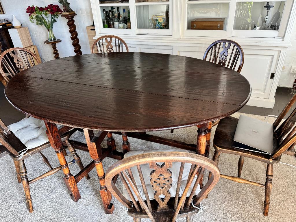 Eiken Gateleg tafel met antieke Windsor stoelen, Ophalen