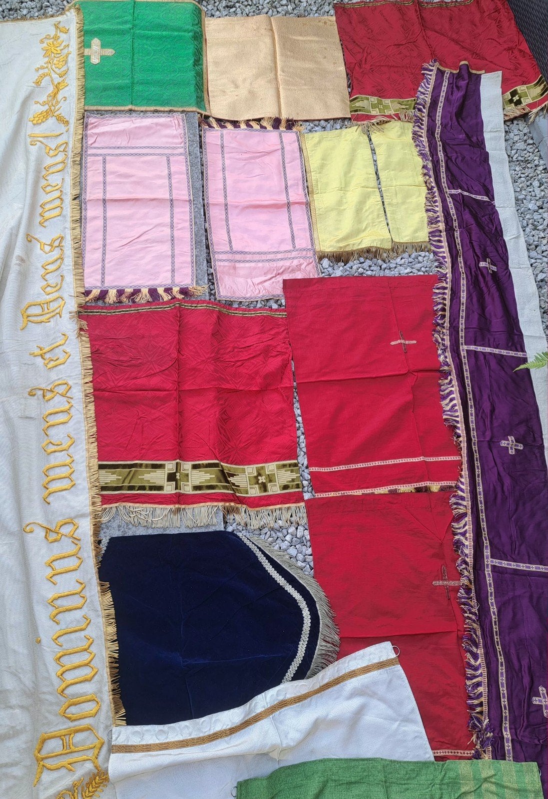 Lot de 16 nappes d'autel, Envoi