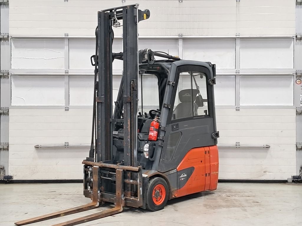 Linde E16-02, Articles professionnels, Machines & Construction | Chariots élévateurs & Transport interne, 1000 à 2000 kg, Électrique