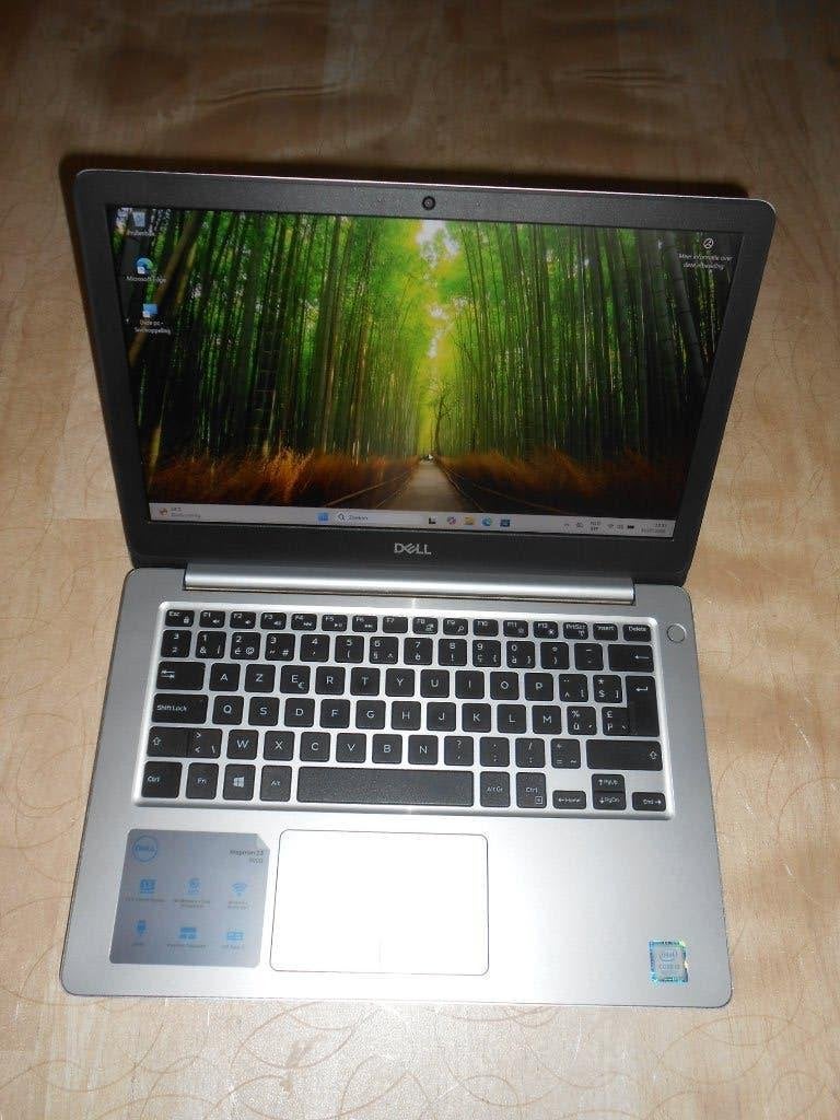 Dell Inspiron 13 5000 als nieuw., 256 GB, 8 GB, 13 inch, Minder dan 2 Ghz