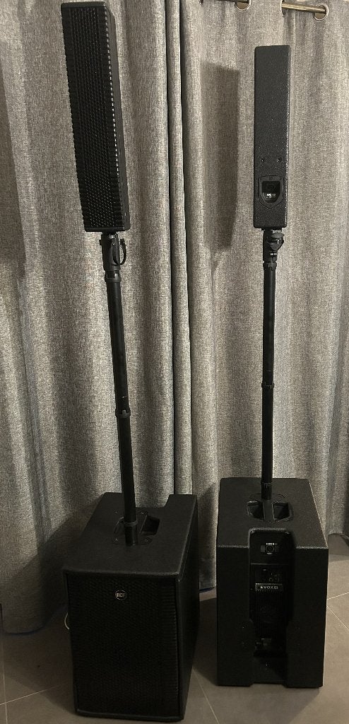 Set Son complet : 2 enceintes EVOX 8 + Housses RCF, Autres marques, Enceinte de fête, Comme neuf, Enlèvement