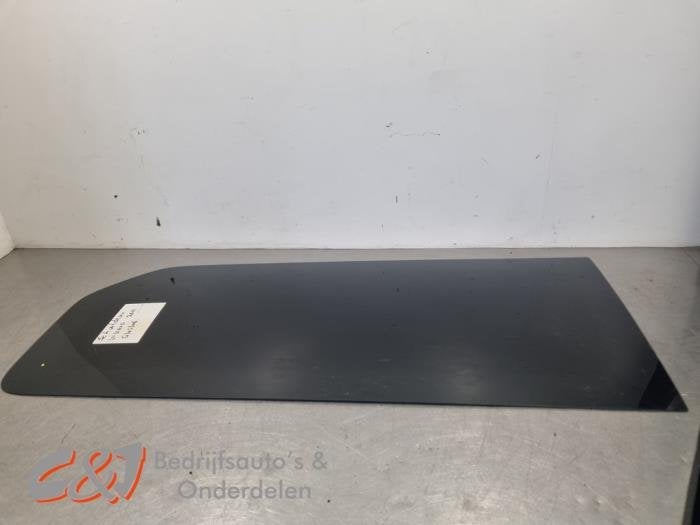 Vitre porte latérale de chargement d'un Opel Vivaro, -, Opel, 3 mois de garantie, Utilisé