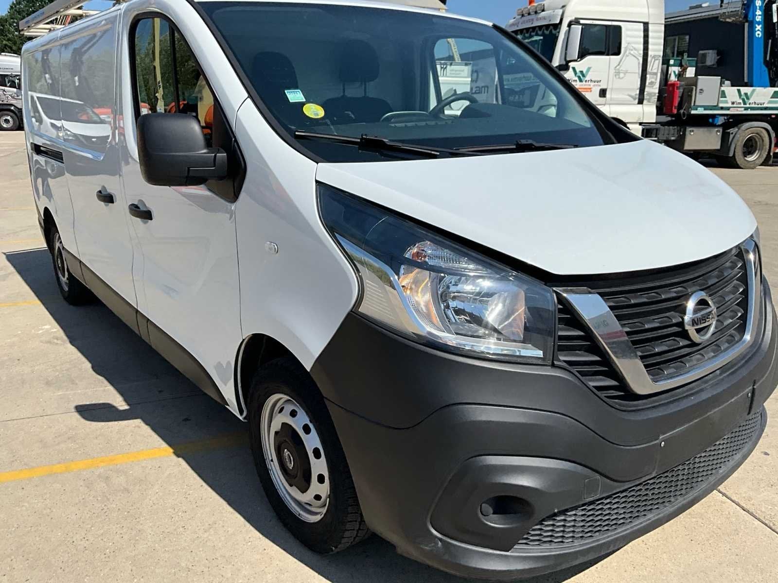Véhicule commercial Nissan NV300 2018 avec rail de toit + s, Autos, Camionnettes & Utilitaires, Achat, Euro 6, Entreprise, Boîte manuelle
