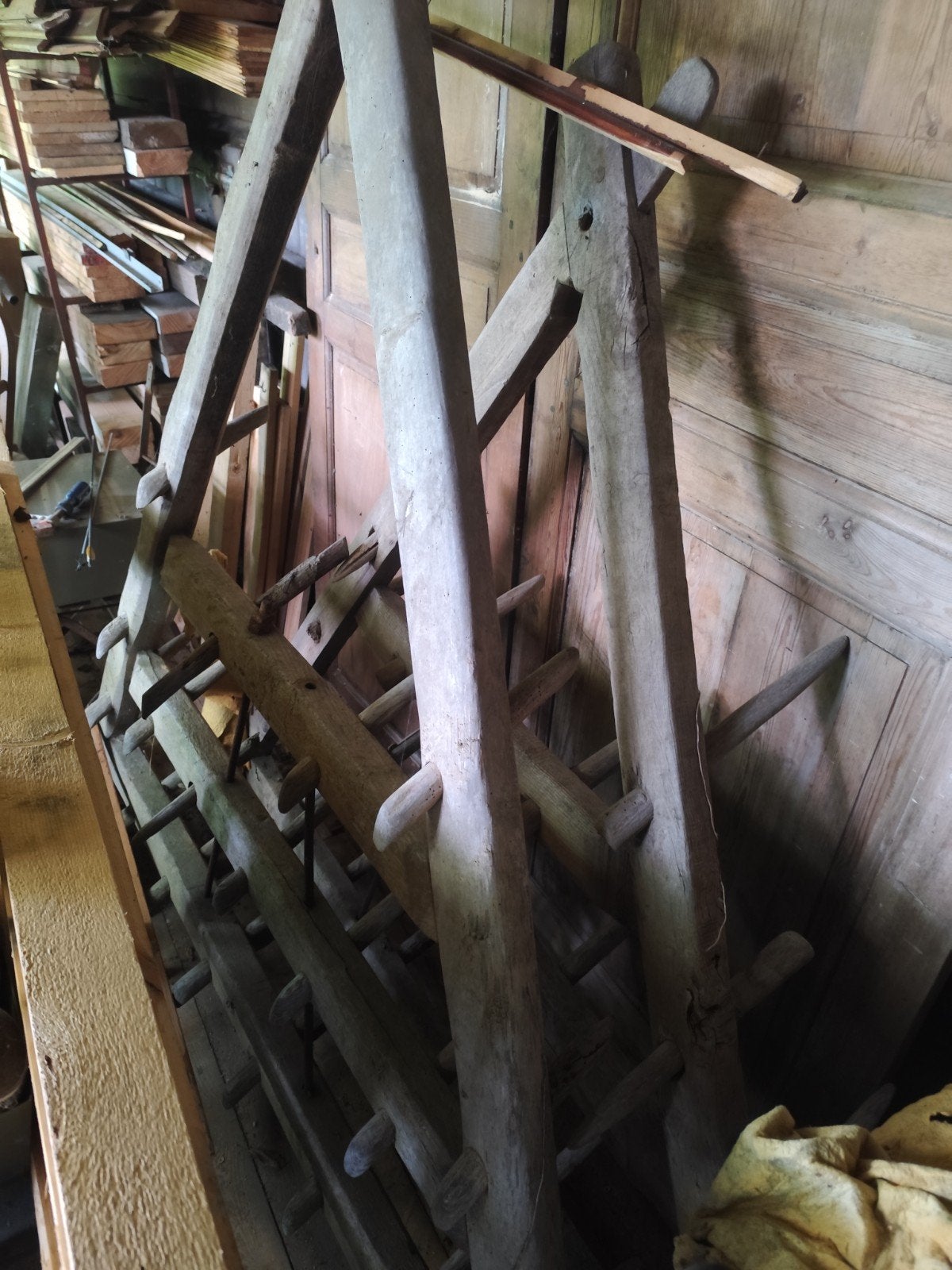 Oude houten eggen, Ophalen