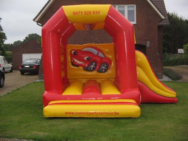 springkasteel cars met glijbaan, Hobby en Vrije tijd, Ophalen, Zo goed als nieuw