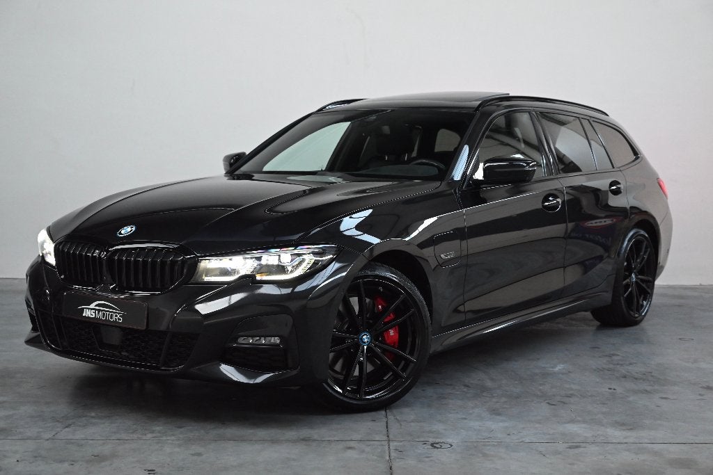 BMW 330e M Sport | PANO | LASER | HUD | ACC | 360 | 19”, Auto's, Automaat, Achterwielaandrijving, 4 cilinders, Leder