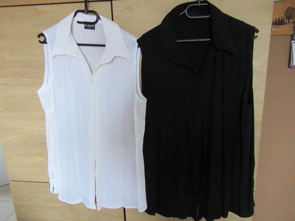 Nieuwe witte en zwarte zomerblouse zonder mouwen, Kleding | Dames, Blouses en Tunieken, Ophalen, Nieuw, Maat 42/44 (L)