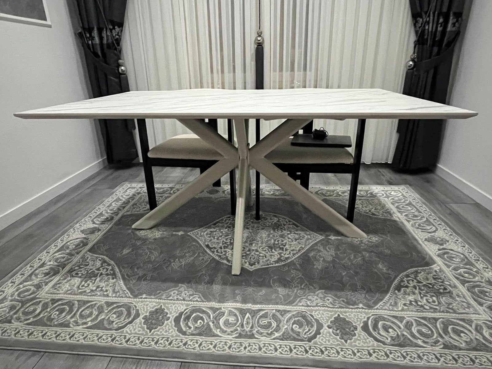 Table à manger, 150 à 200 cm, Cinq personnes ou plus, Comme neuf, Enlèvement