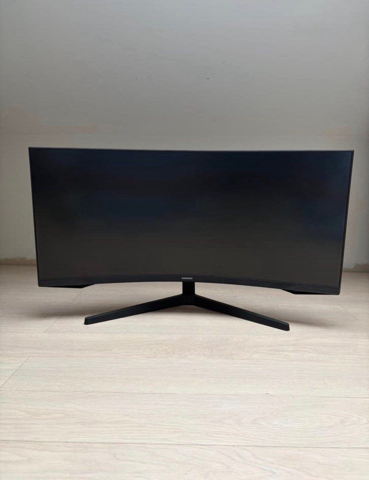 Moniteur de jeu Samsung - incurvé, Informatique & Logiciels, 1 à 2 ms, Enlèvement, Connexion casque, DisplayPort