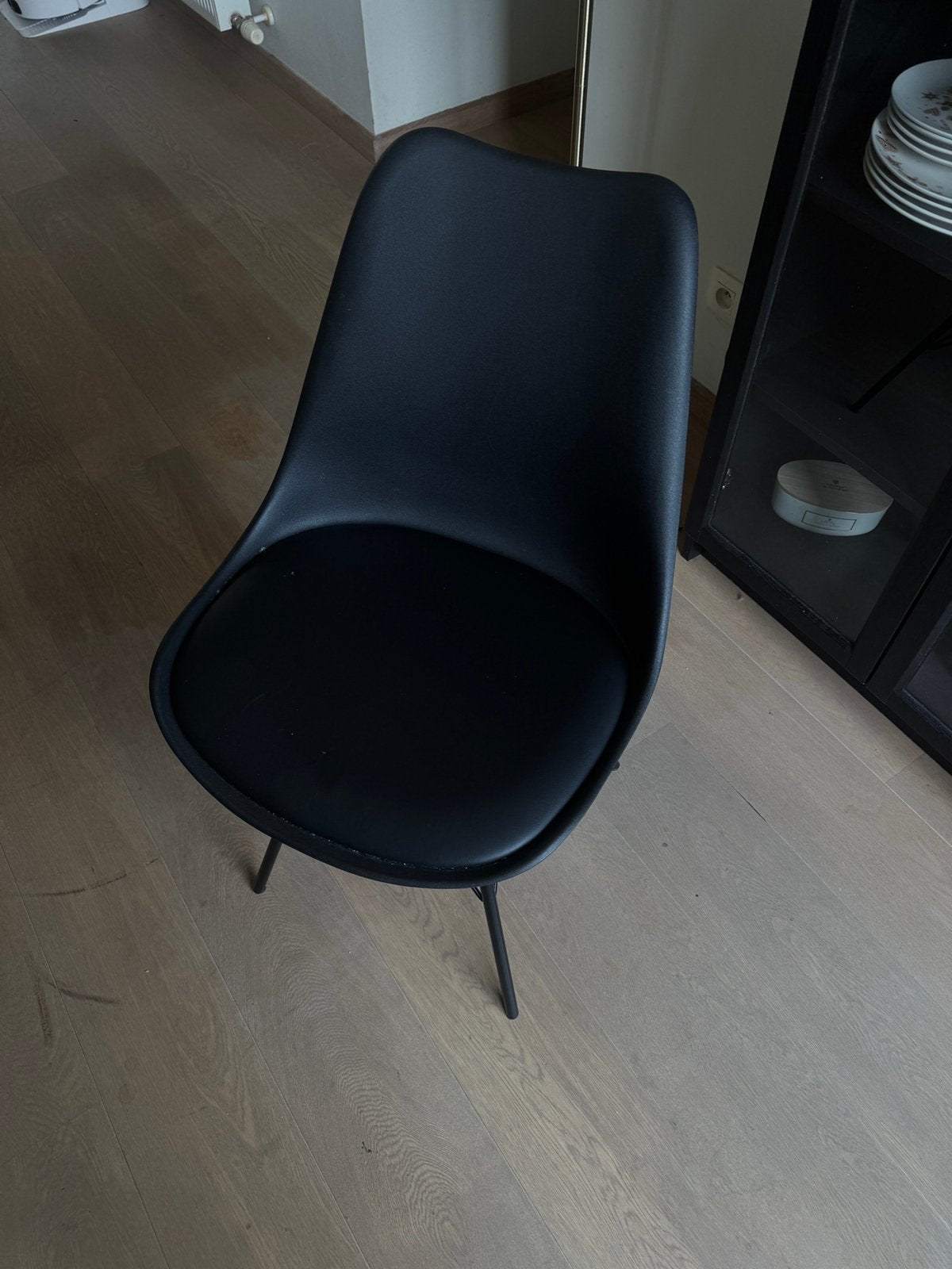 6 zwarte stoelen, Ophalen, Zo goed als nieuw