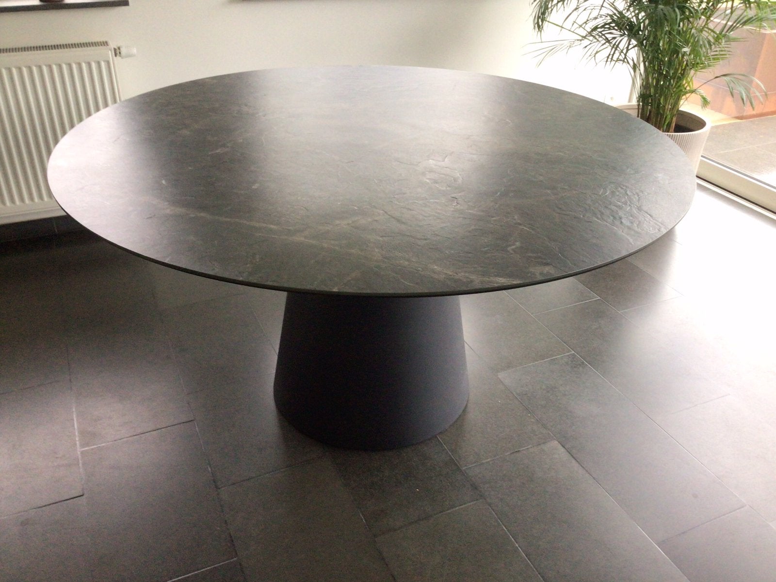 Ronde tafel Junto, Huis en Inrichting, Ophalen, Zo goed als nieuw