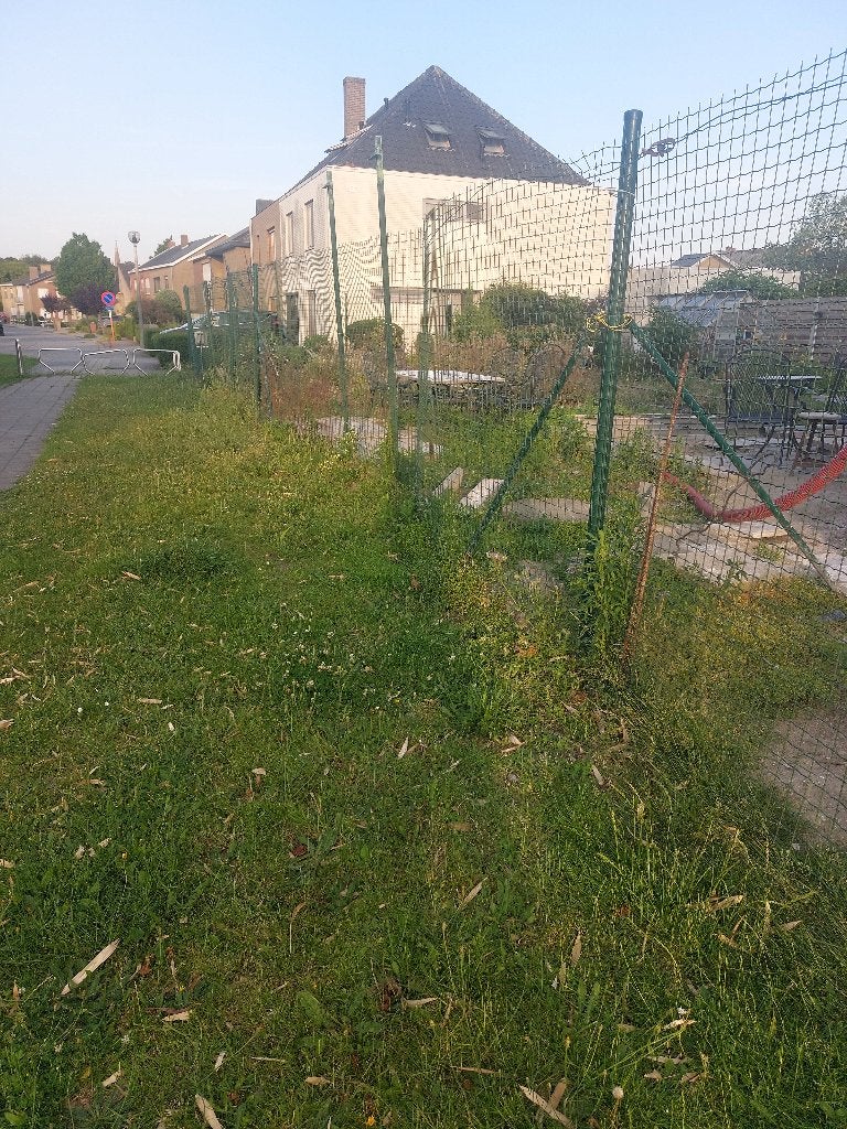 Bekaert tuindraad en palen, Ophalen