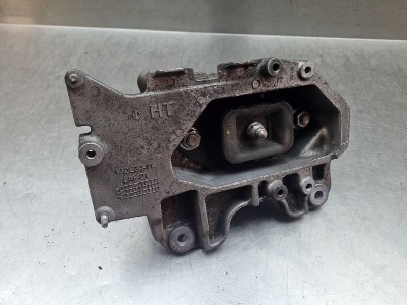 SUPPORT BOITE DE VITESSES Nissan Pulsar (C13) (01-2013/-), Dhr. M. Roggen, Stadsweg 37 37
9917 PV  WIRDUM GR., NL, Nissan, Utilisé