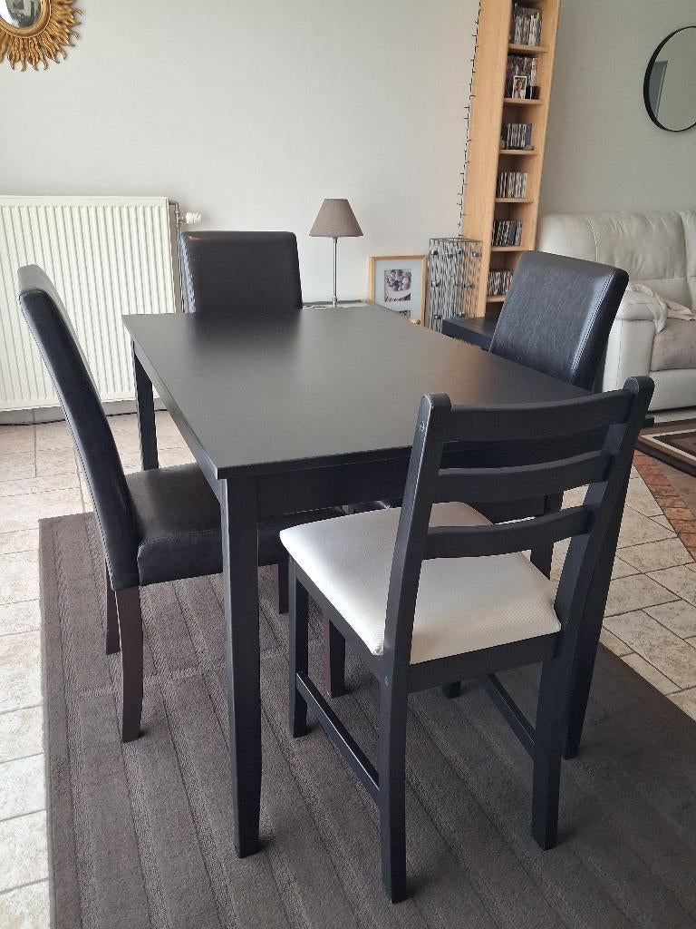 TABLE + 4 CHAISES, 100 à 150 cm, Quatre personnes, Comme neuf, Enlèvement