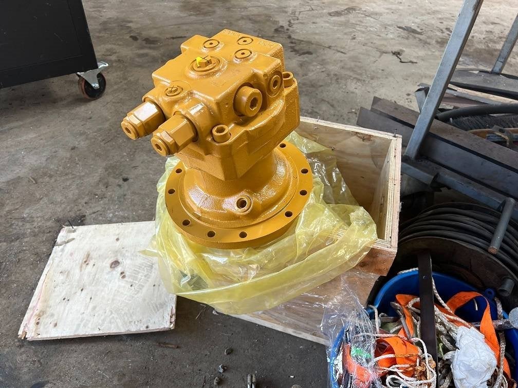 Cat 315cl swing pump (unused), Nieuw