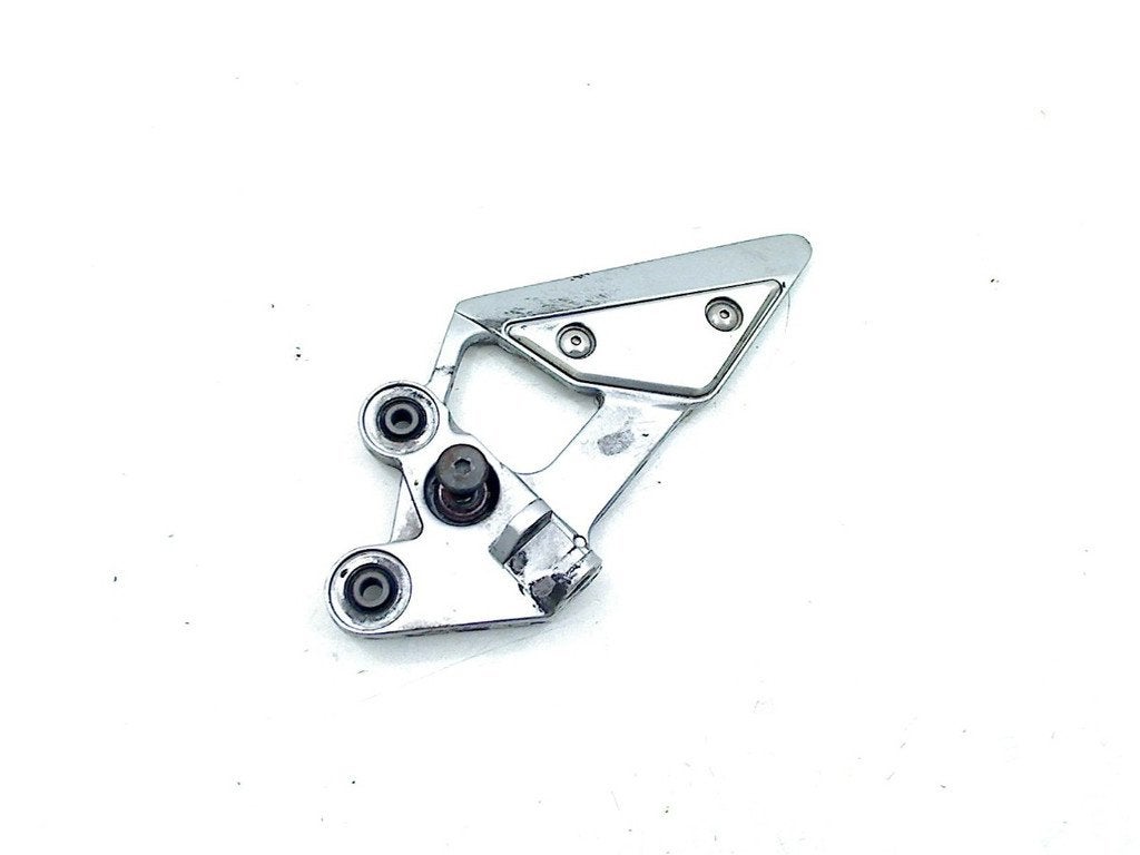 REPOSE PIEDS AVANT GAUCHE Yamaha FZ 6 2004-2006 (FZ6 FAZER), Dhr. S. di Majo, Utilisé, Info@cama-motorparts.nl, P.J. Troelstraweg 8 8
3144 CX  MAASSLUIS, NL