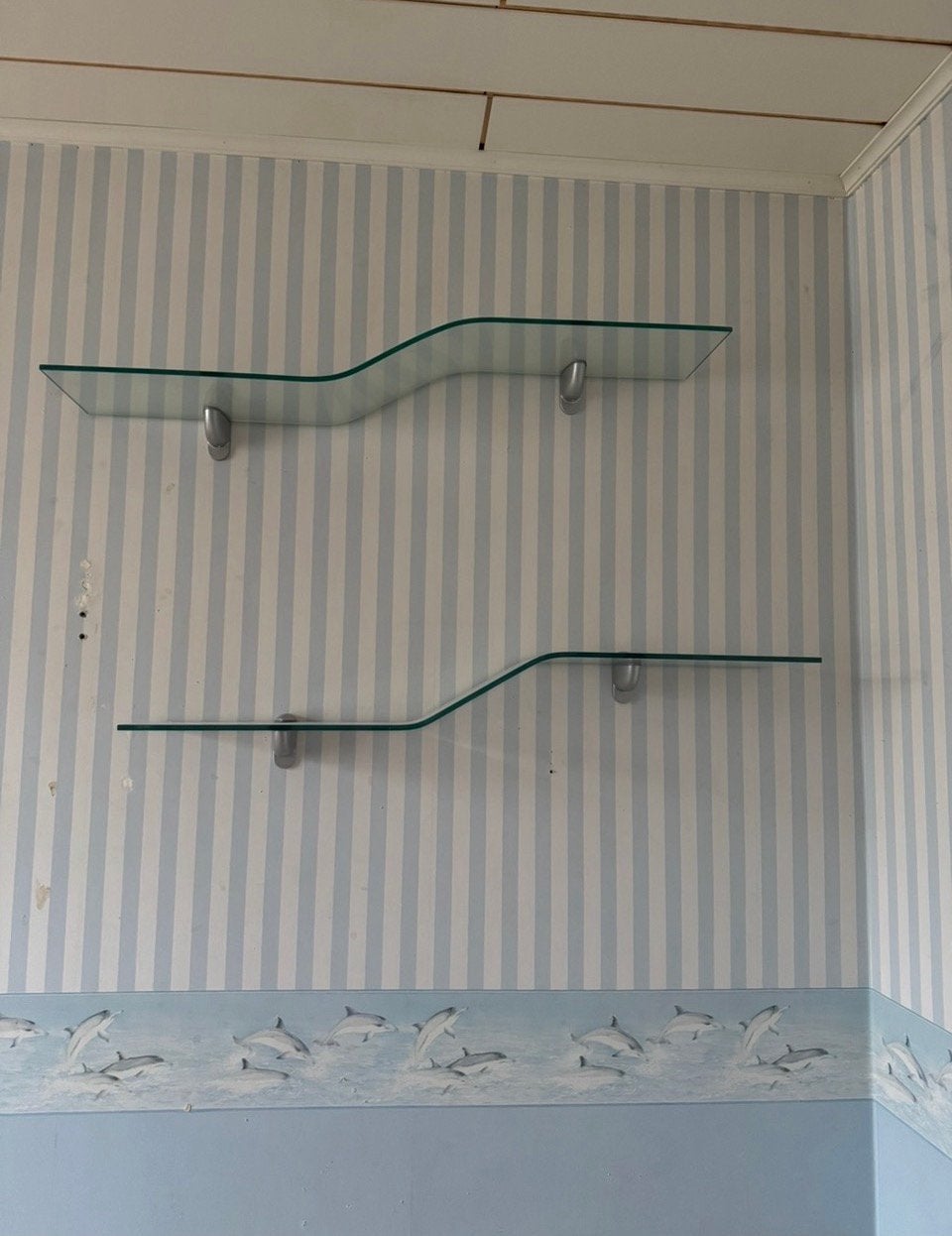 2 glazen banken met bevestigingsmateriaal, Huis en Inrichting, Woonaccessoires | Wandplanken en Boekenplanken, Ophalen, Zo goed als nieuw