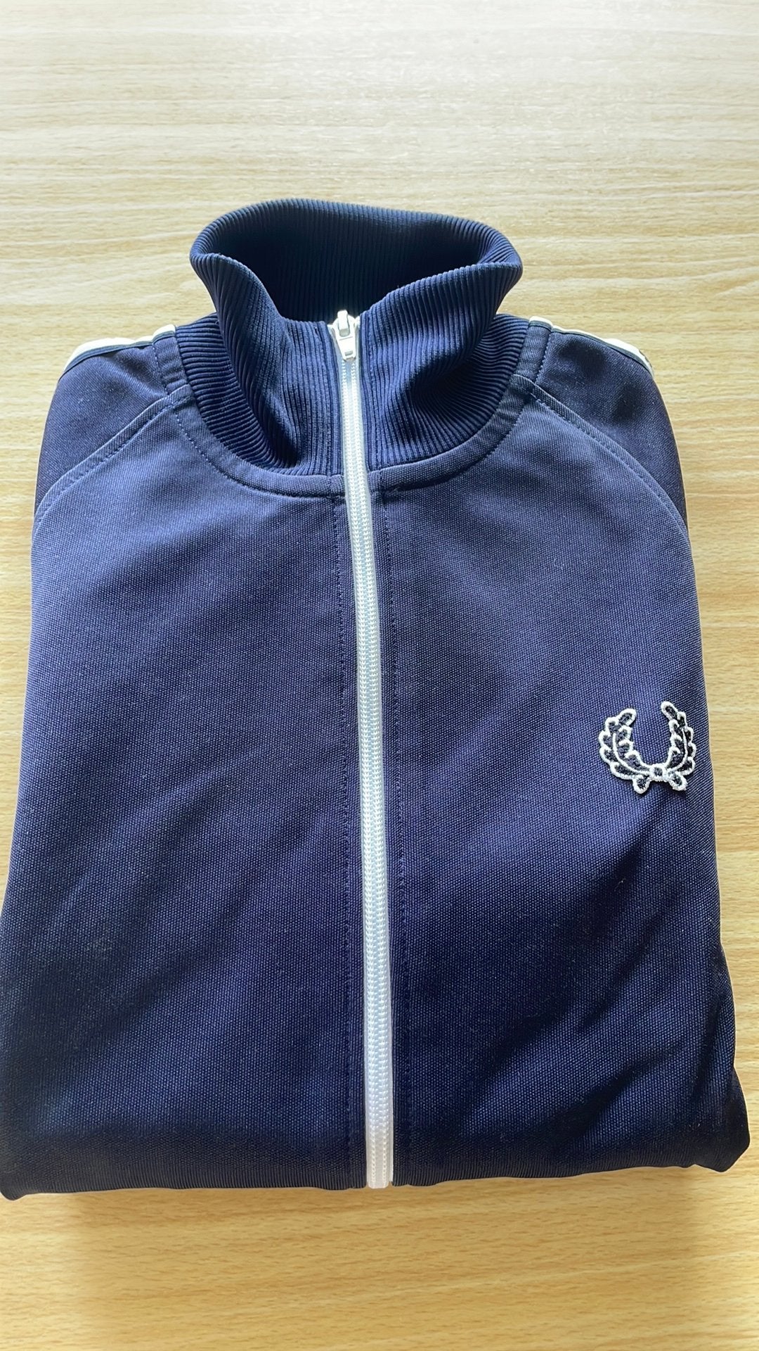 Fred Perry donkerblauwe gilet maat XS, Enlèvement ou Envoi, Général, Comme neuf, Bleu