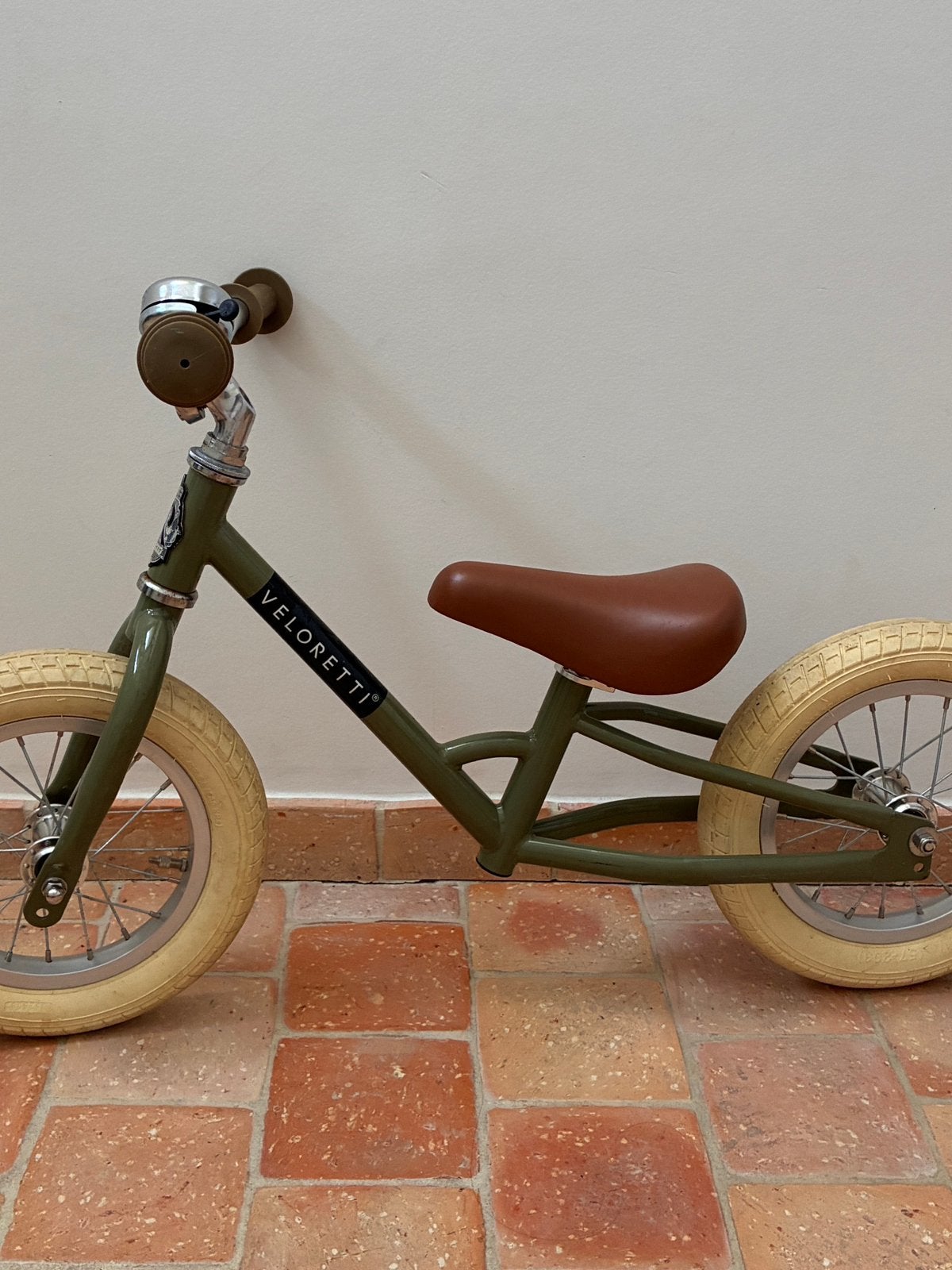 Veloretti Mini 12 inch loopfiets – Desert Moss / groen, Kinderen en Baby's, Speelgoed | Buiten | Voertuigen en Loopfietsen, Ophalen