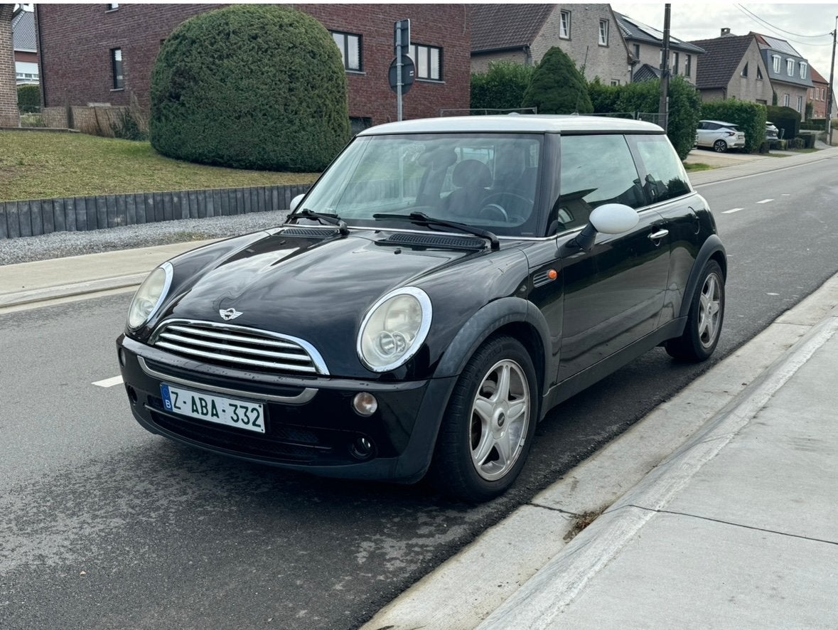 Mini Cooper 1.6 benzine, airco, 237.000 km, 06.2006., Voorwielaandrijving, Dealer onderhouden, Stof, Zwart