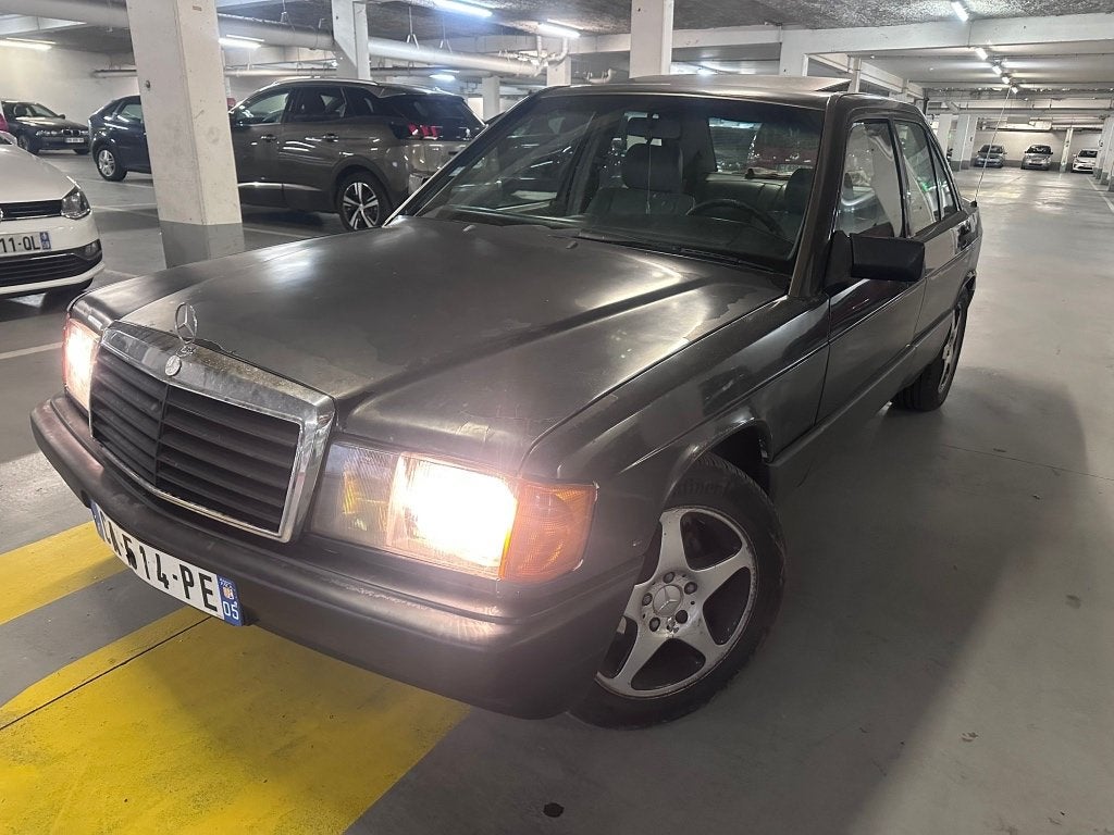 Mercedes 190 diesel, Automaat, 4 deurs, Achterwielaandrijving, Zwart