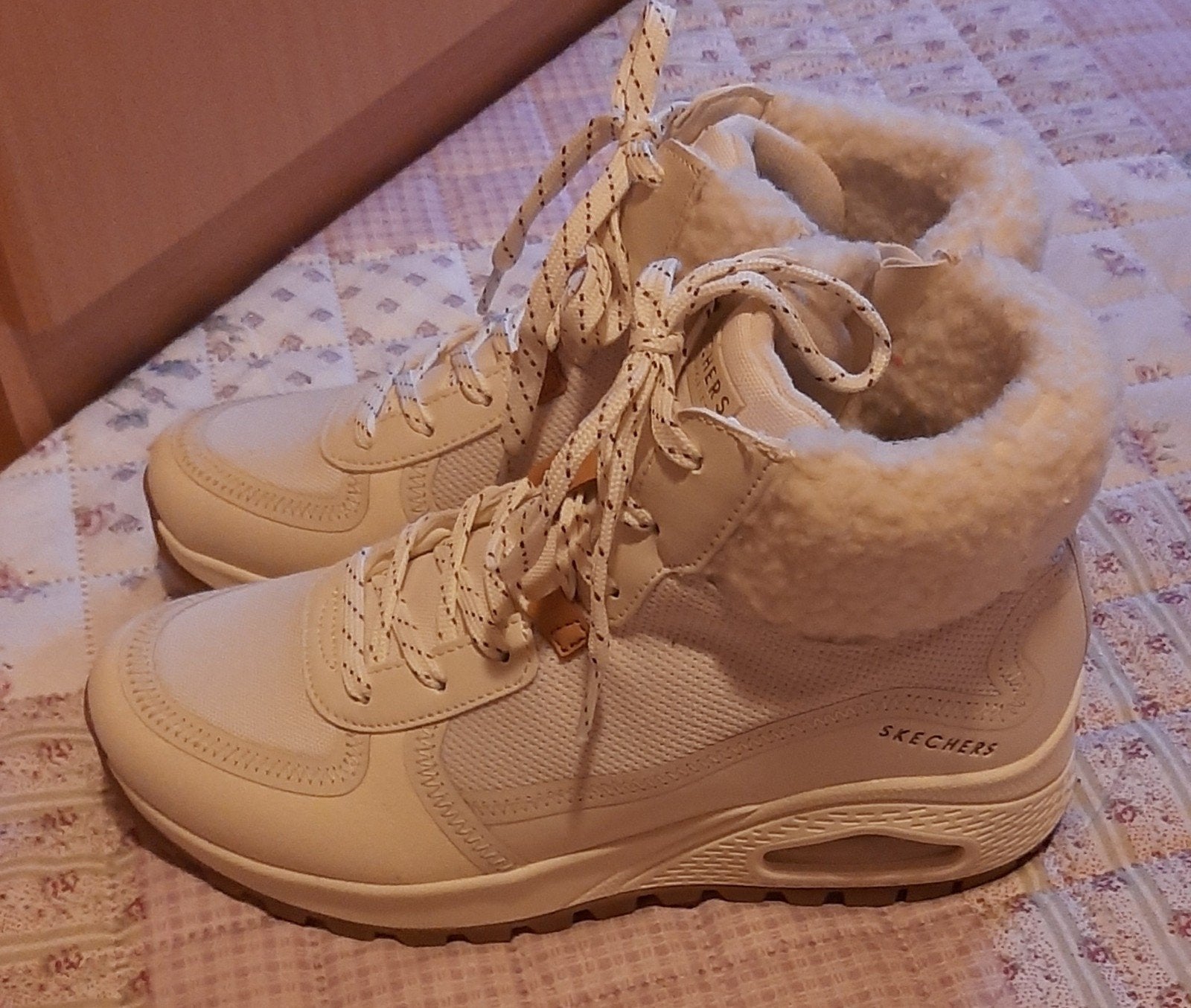 Baskets hautes crème Skechers taille 38.5, Enlèvement ou Envoi, Neuf, Chaussures