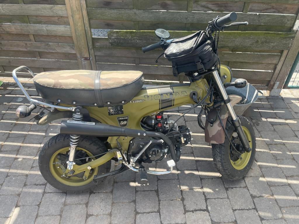 Dax Skyteam classe B 1100 kms, Fietsen en Brommers, Brommers | Overige merken, Ophalen, 50 cc, Klasse B (45 km/u), Zo goed als nieuw