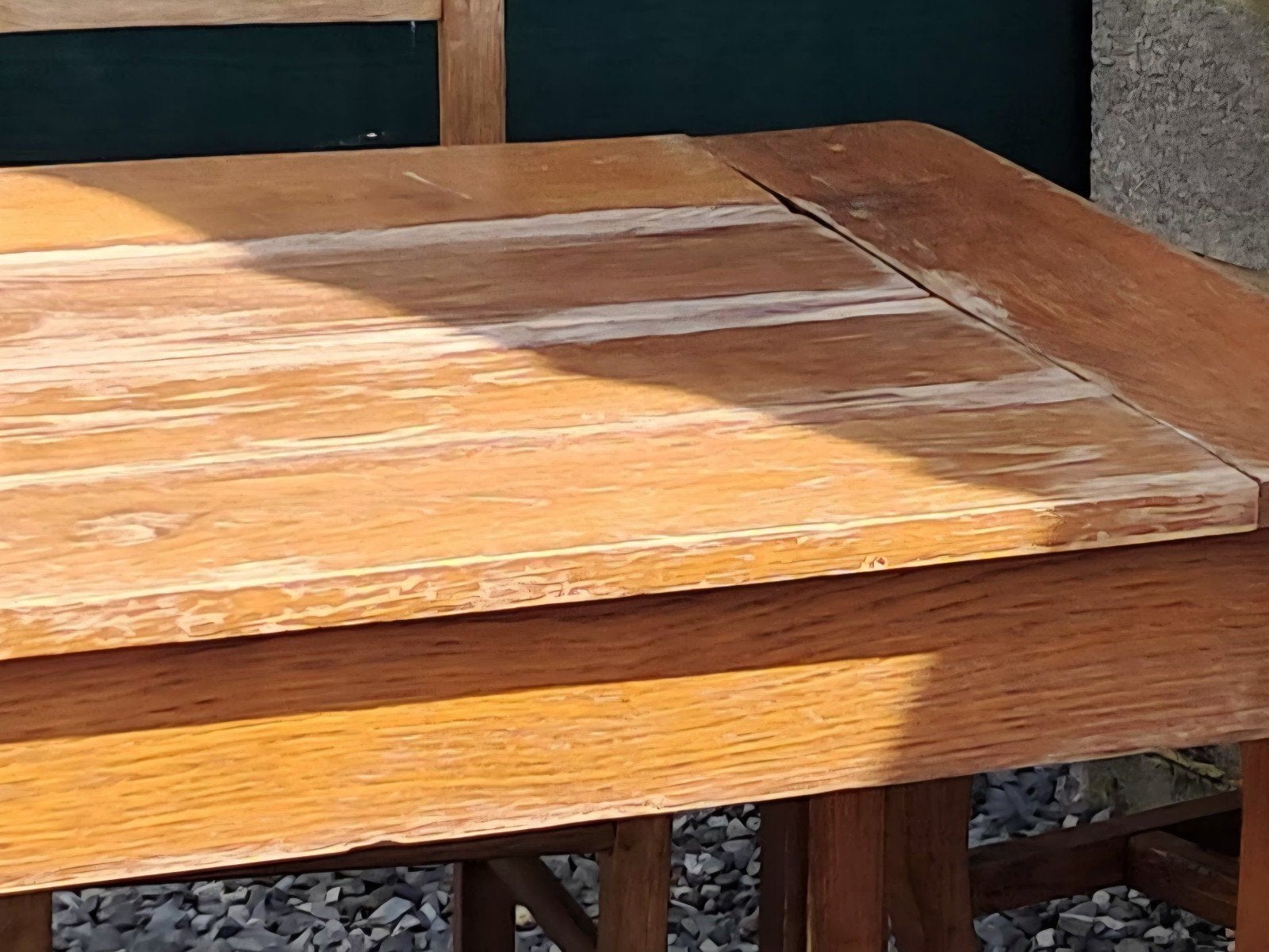 Table  bancs et chaises  fermette