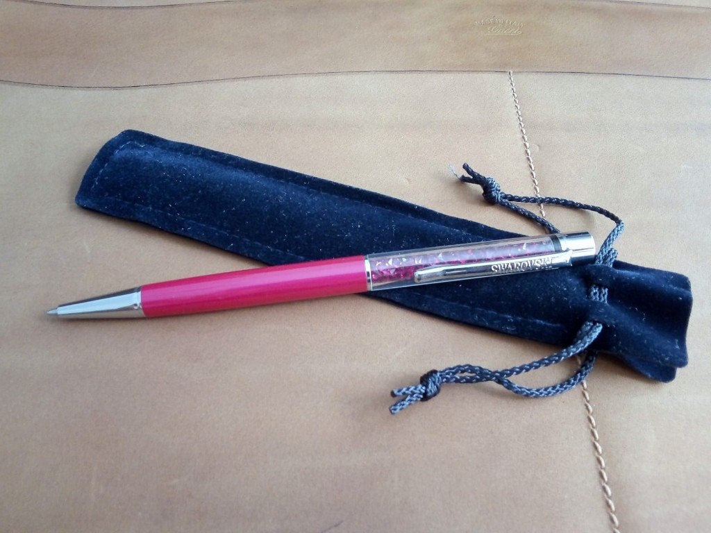 Swarovski stylo à bille bic collection Cristalline, Collections, Stylos, Enlèvement ou Envoi, Neuf, Stylo à bille, Autres marques