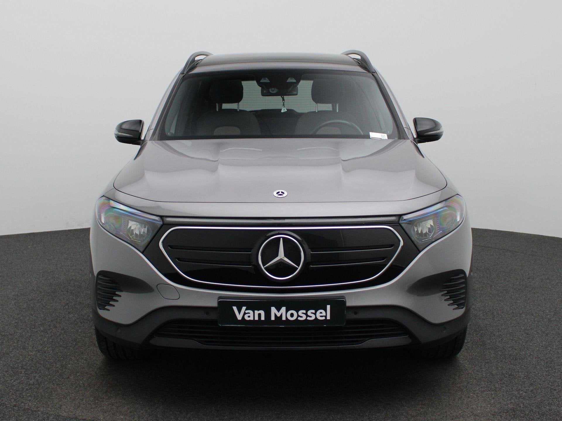 Mercedes-Benz EQB 250+ + BURMESTER + PANORAMISCH DAK + MEMOR, Auto's, Inductieladen voor smartphones, Stof, Gebruikt, 5 zetels
