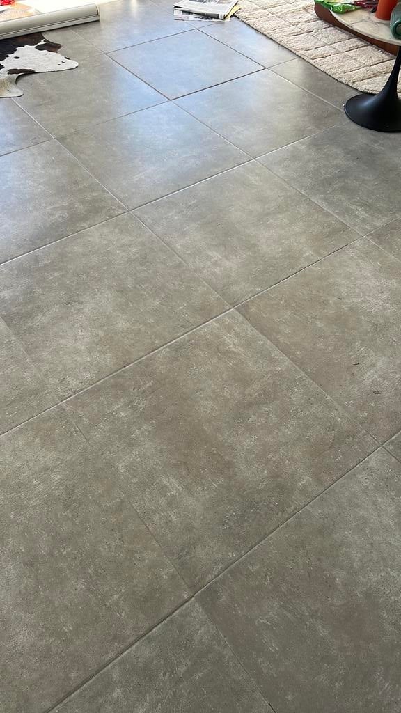 Tegels grijs, betonlook 60x60, goed 50 vierkante meter, Ophalen, Zo goed als nieuw