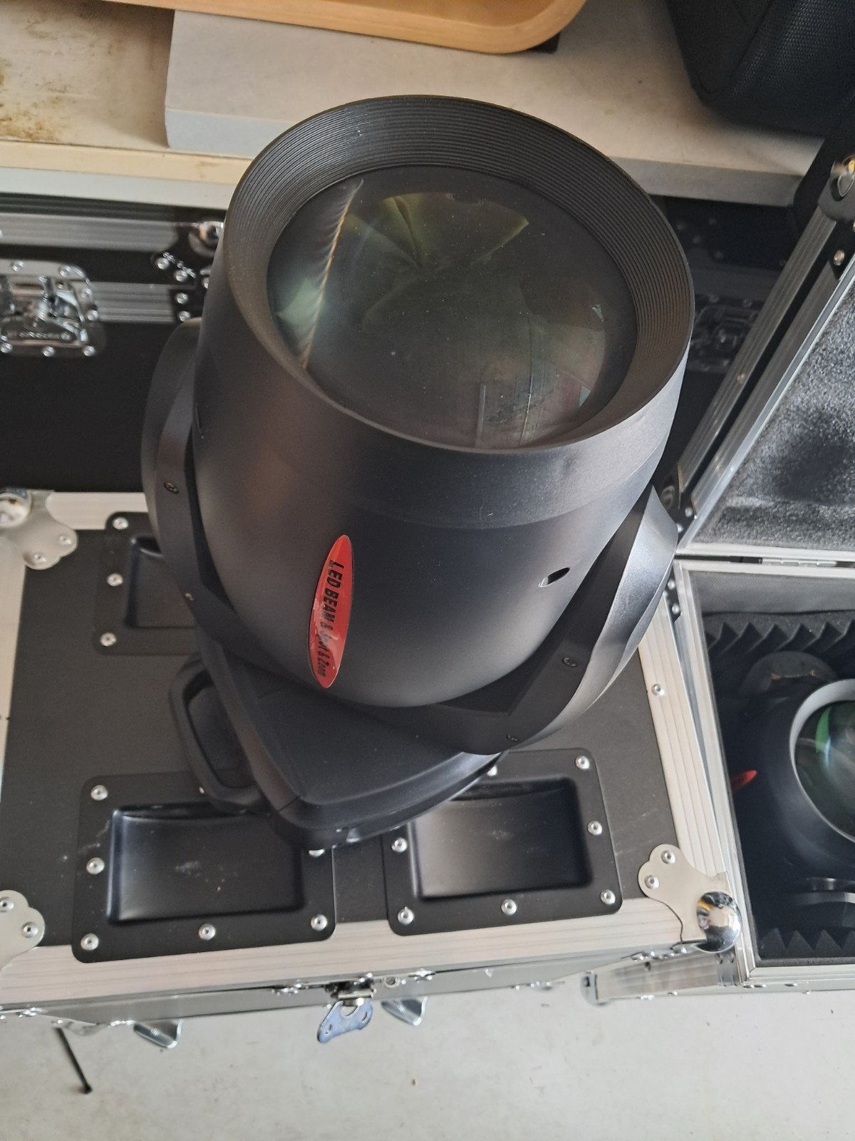 8 Lyres 200w LED + Zoom  NEUVES en Flight + Daslight DVC4., Enlèvement, Neuf, Lumières