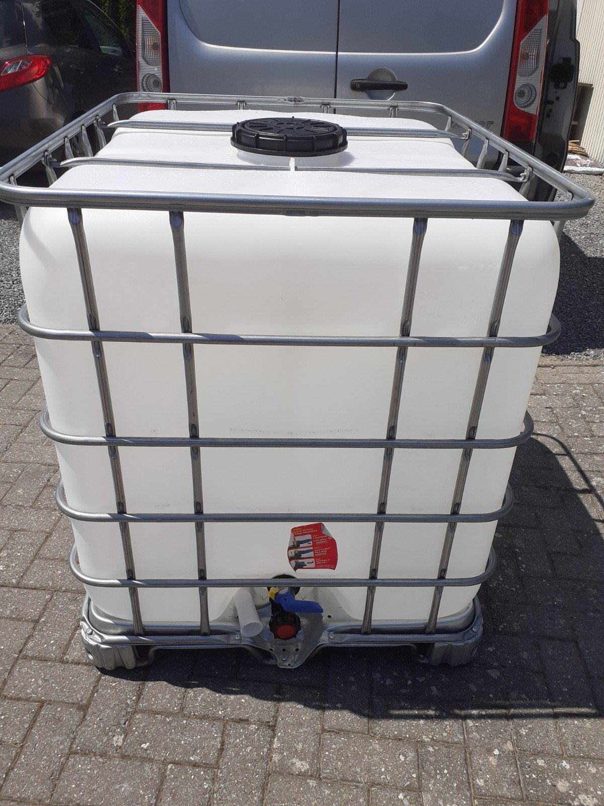 IBC Container van 1000L met gegalvaniseerde voet, Ophalen, Zo goed als nieuw, Kunststof, Met kraantje