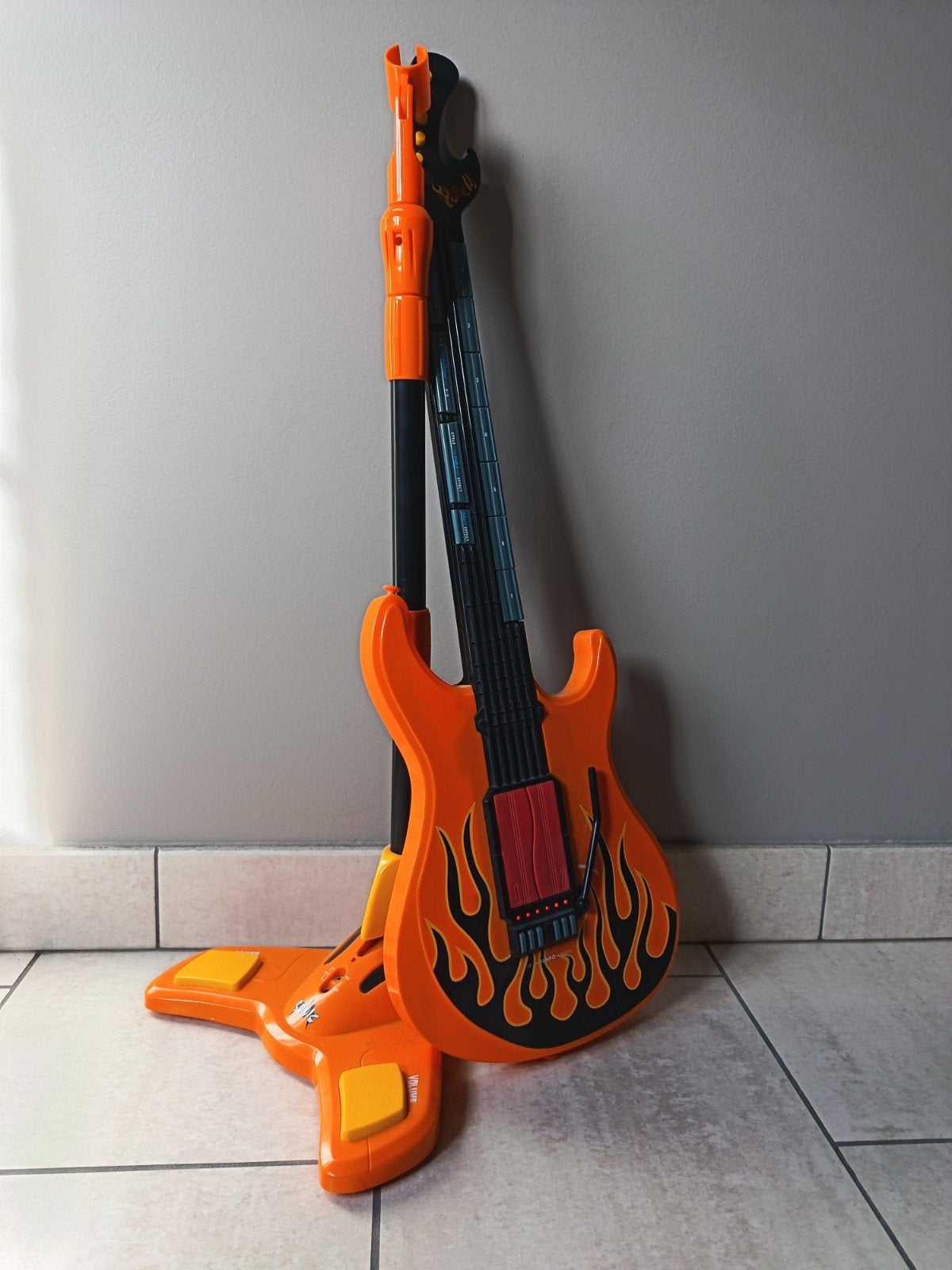Oranje rock gitaar + microfoon stand, Enlèvement, Utilisé